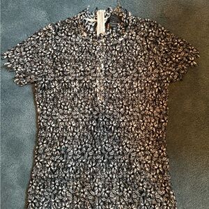 Gracia Black and White Floral Lace Short-Sleeve Top